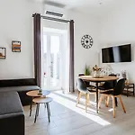 Botanic Apartments - Rooms
